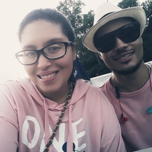 Meet your Posher, Cassandra - Picture 1 of 1